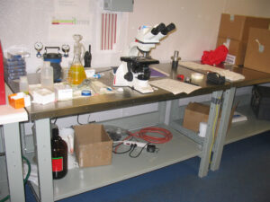 Lab table